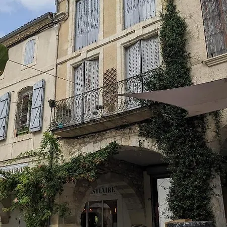 فندق مبيت وإفطار Au Dessus Des Arcades *