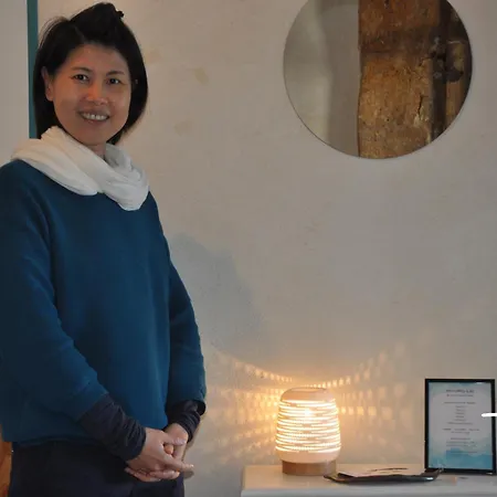 Au Dessus Des Arcades فندق مبيت وإفطار