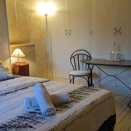 Au Dessus Des Arcades Vic-Fezensac