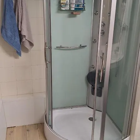 Au Dessus Des Arcades Bed & Breakfast Vic-Fezensac