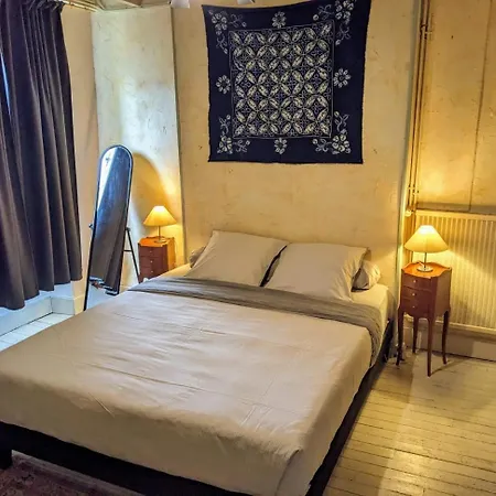 Au Dessus Des Arcades Bed & Breakfast Vic-Fezensac