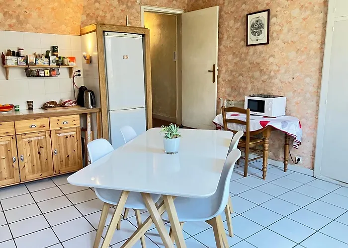 Couette-café Au Dessus Des Arcades *