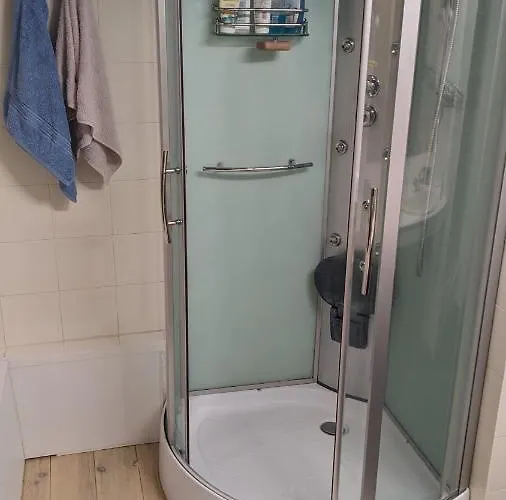 Au Dessus Des Arcades Couette-café Vic-Fezensac