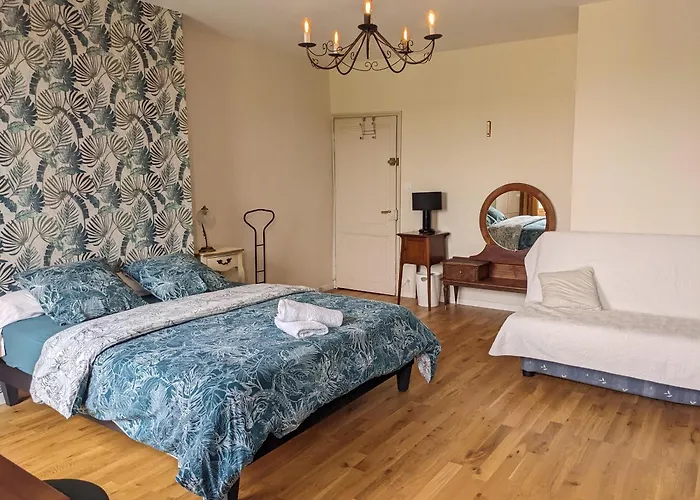 Au Dessus Des Arcades * Vic-Fezensac