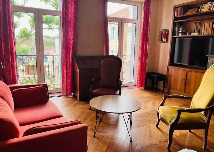 Au Dessus Des Arcades *