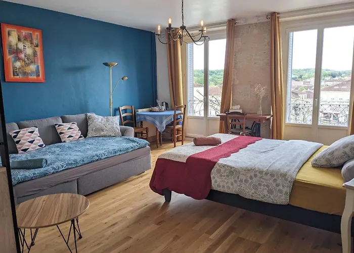 Au Dessus Des Arcades * Vic-Fezensac